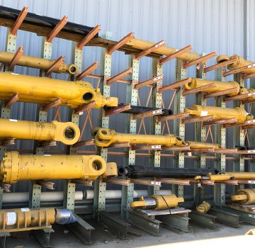 A variety of hydraulic cylinders