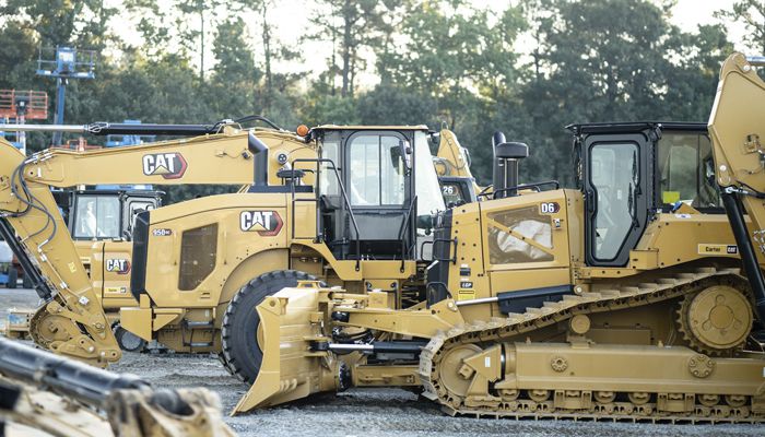 A variety of Cat heavy machines